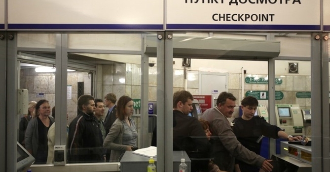 Что будет, если пошутить про бомбу в рюкзаке при досмотре в метро