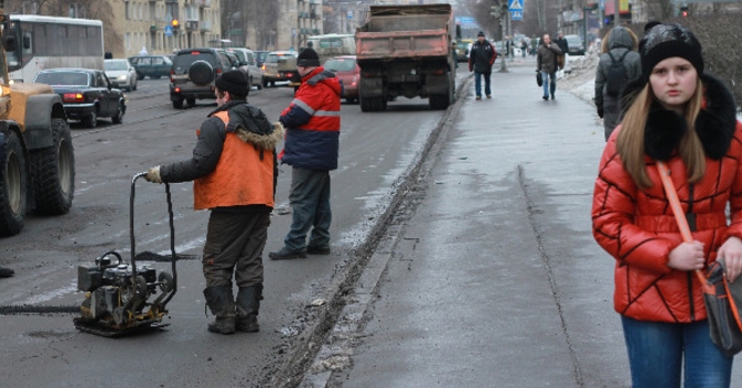 Недовольные пассажиры на Торжковской улице